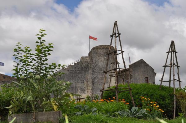 Recrutement -  Parc à thème, visite d'un chateau fort médiéval à Rochefort, Fouras, La Rochelle, Saintes, Royan, Ile d'Oléron (Charente Maritime - Poitou Charentes) : sorties ludiques en famille, visites écoles, parc de loisirs, parc d'attraction .